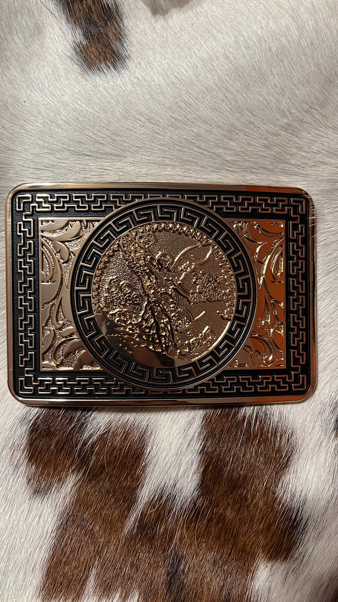 Pesos Buckle